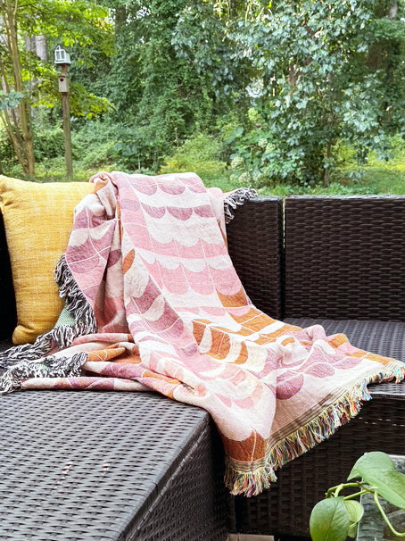 Quinn Meadow Green Scallop Cotton Throw Blanket