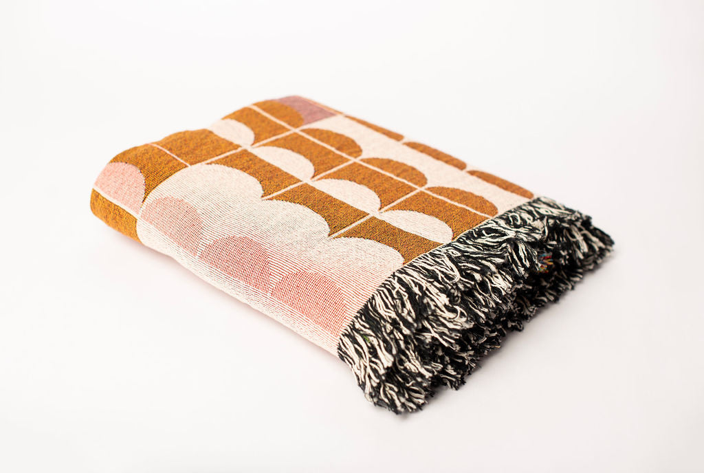 Quinn Blush Pink Scallop Cotton Throw Blanket
