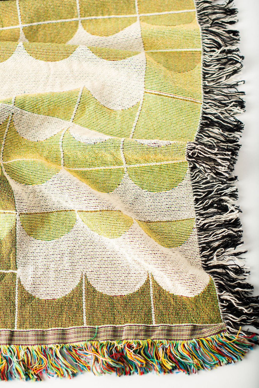 Quinn Meadow Green Scallop Cotton Throw Blanket