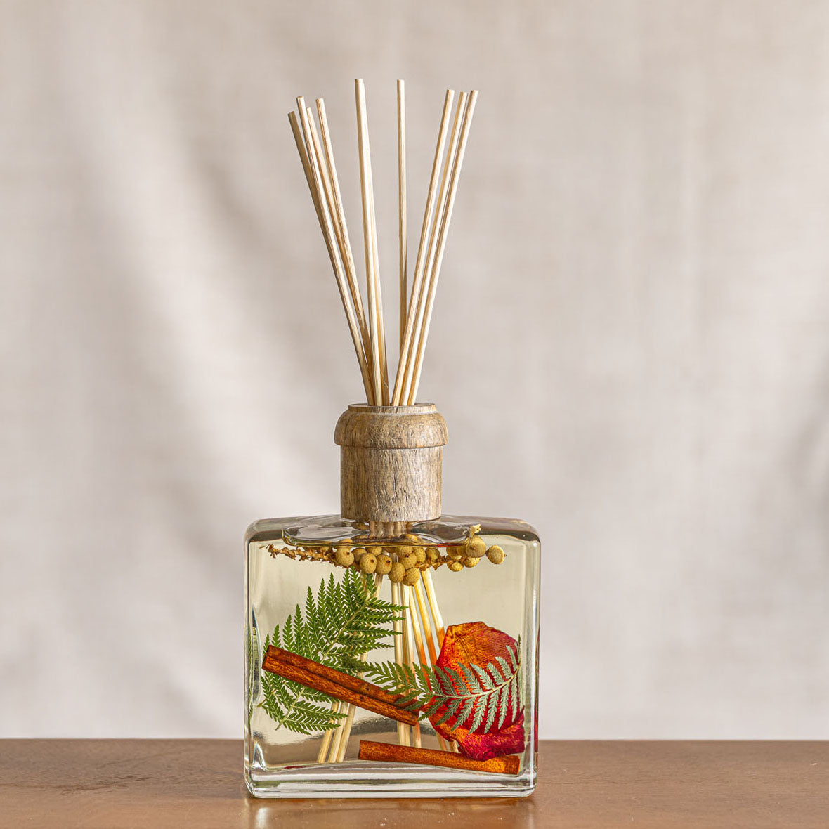 Signature Botanical Reed Diffuser - Spicy Apple