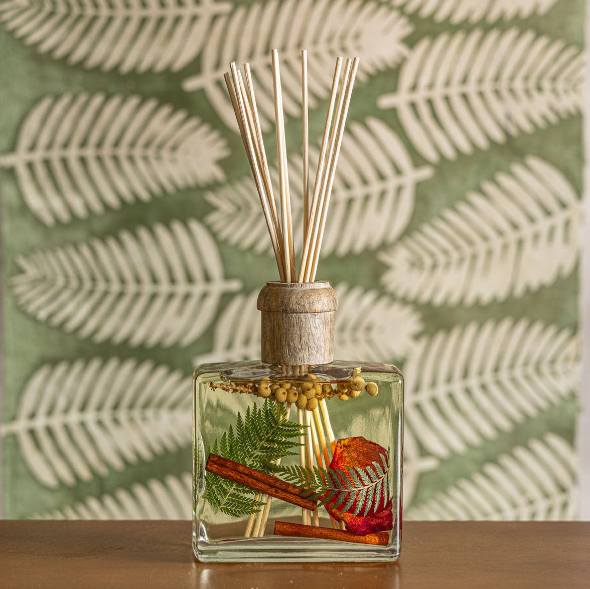 Signature Botanical Reed Diffuser - Spicy Apple