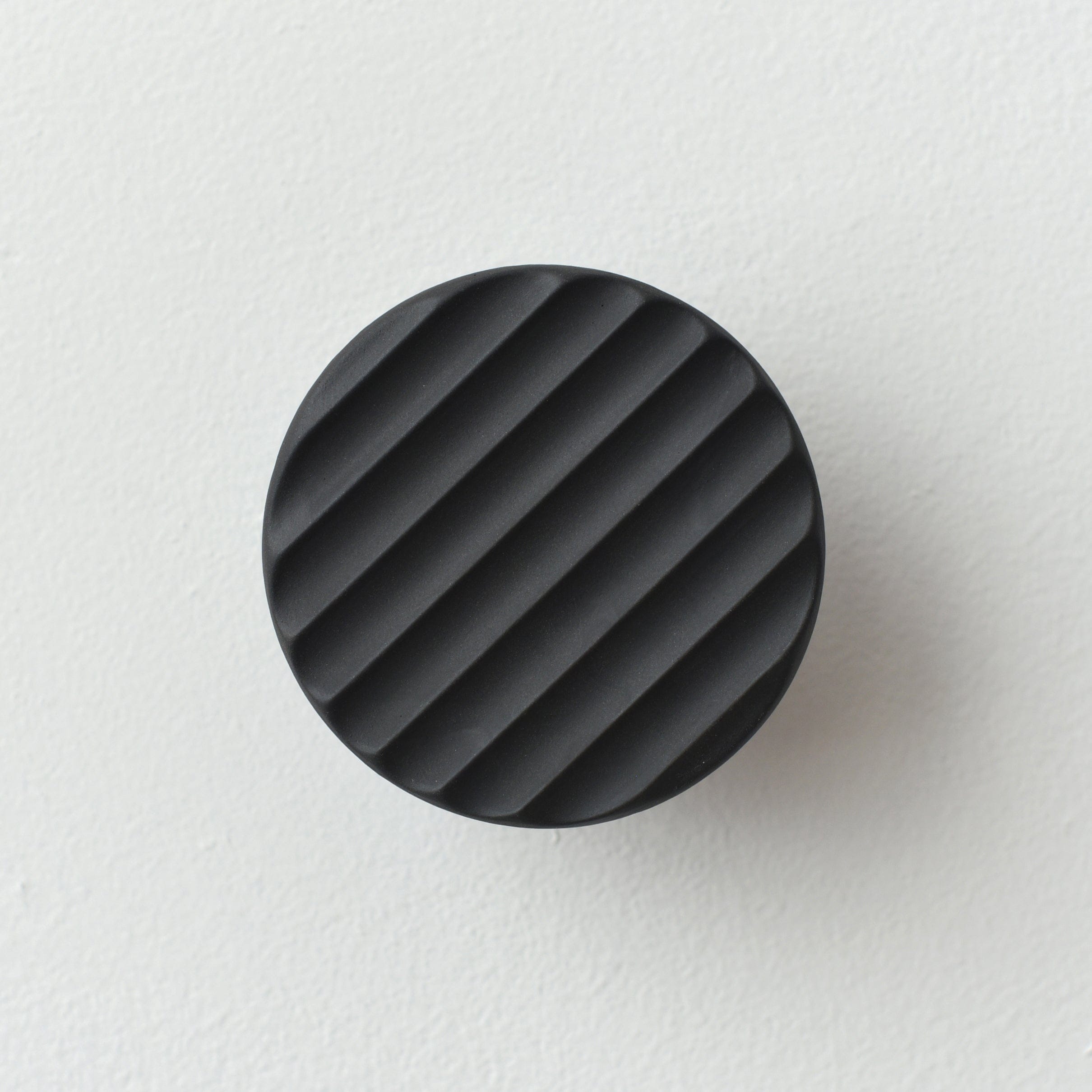 Misewell modern furniture Black Sequence coat hook - Fluted