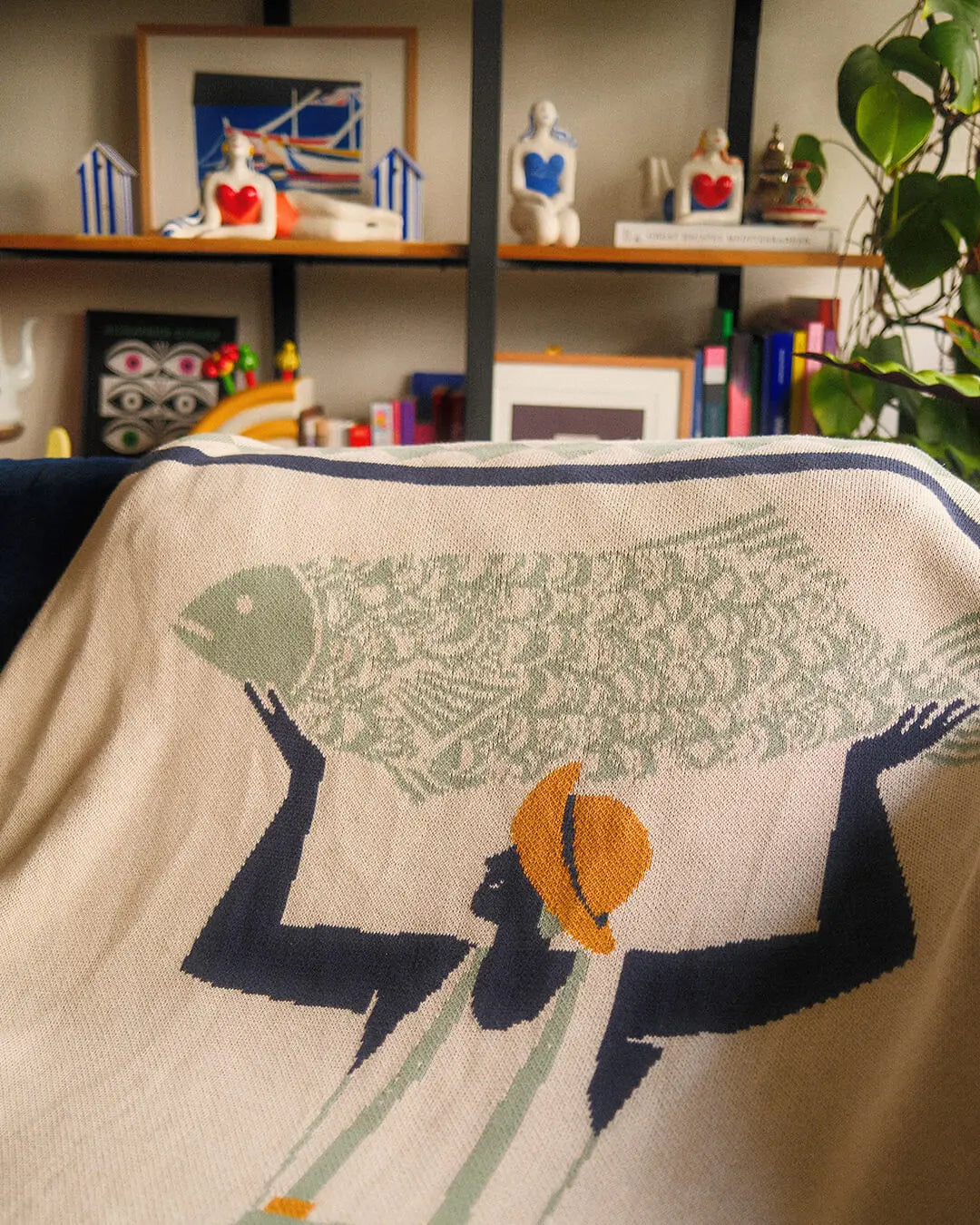 Biquette Throw Blanket Un Beau Poisson