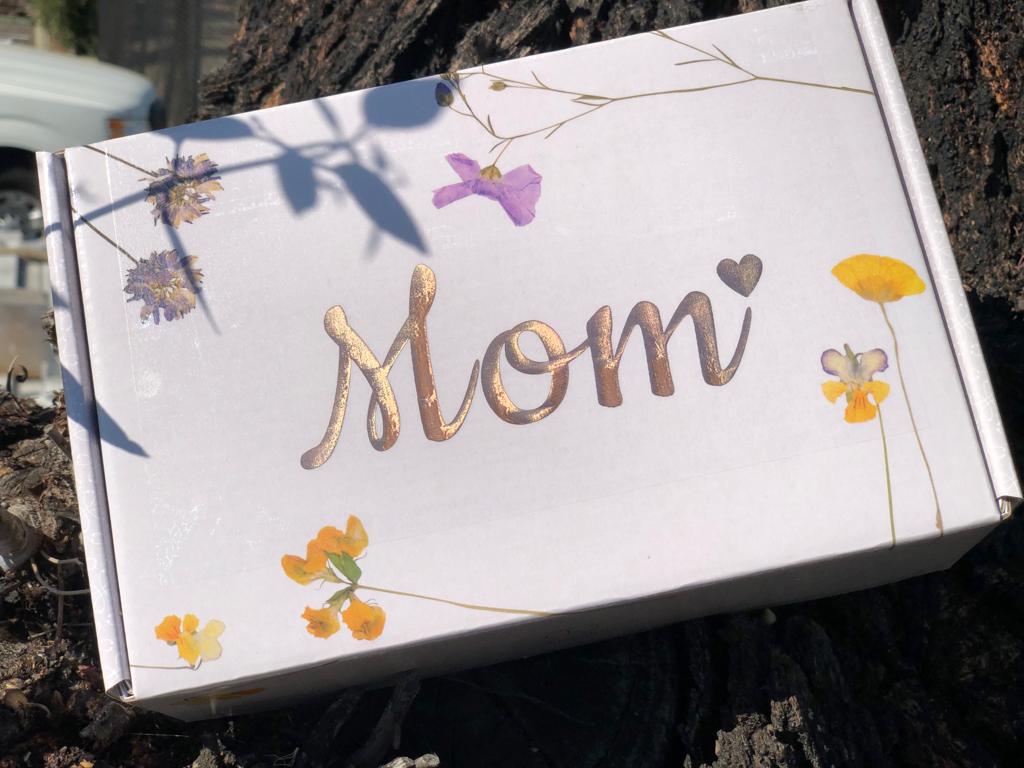 Lizush Gift set for mom Pampering Mother’s Day Gift Box – Handmade Natural Skincare &amp; Spa Kit