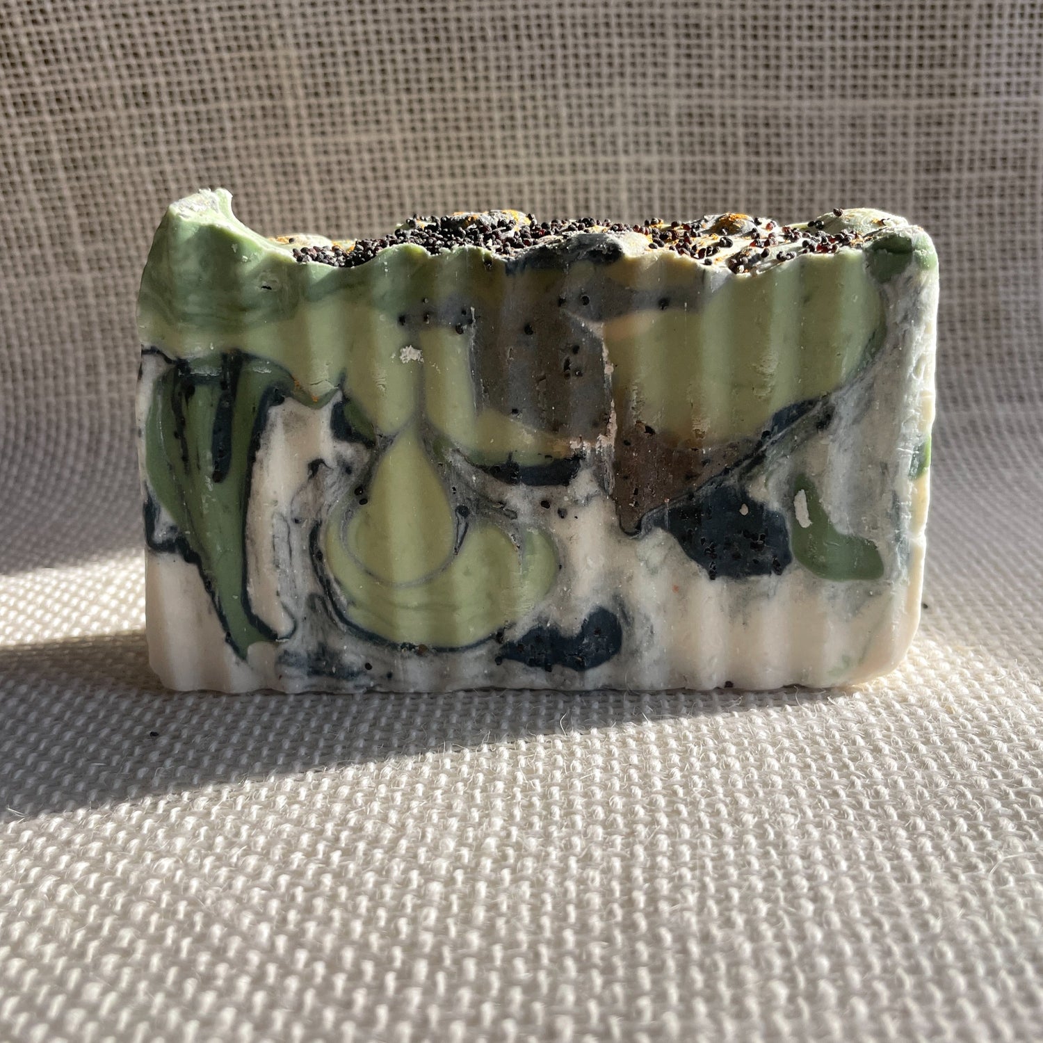 Soap - Tonka Bean, Oud (Exfoliating)
