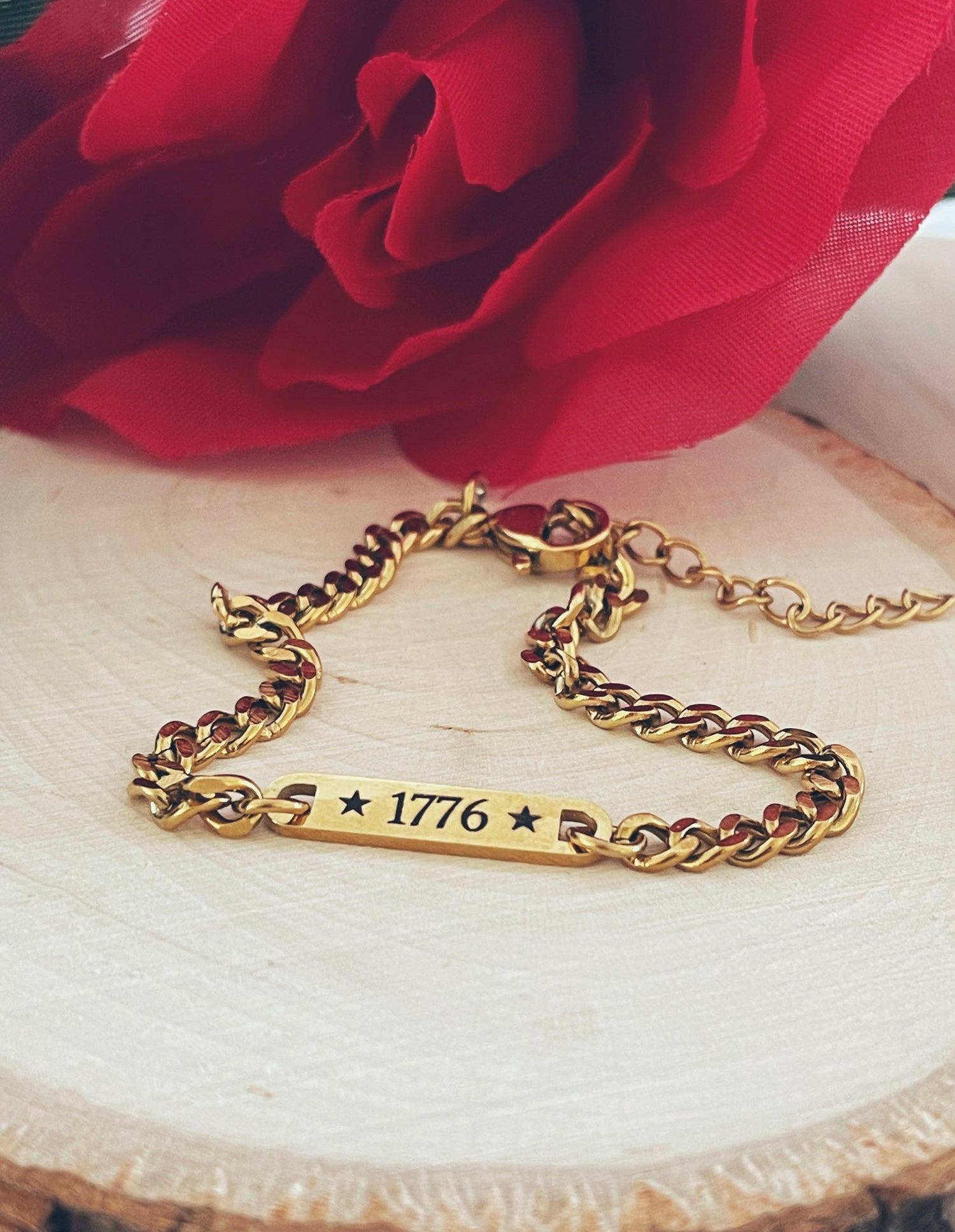 1776 Dainty  18K Gold PVD Stainless Steel Bracelet