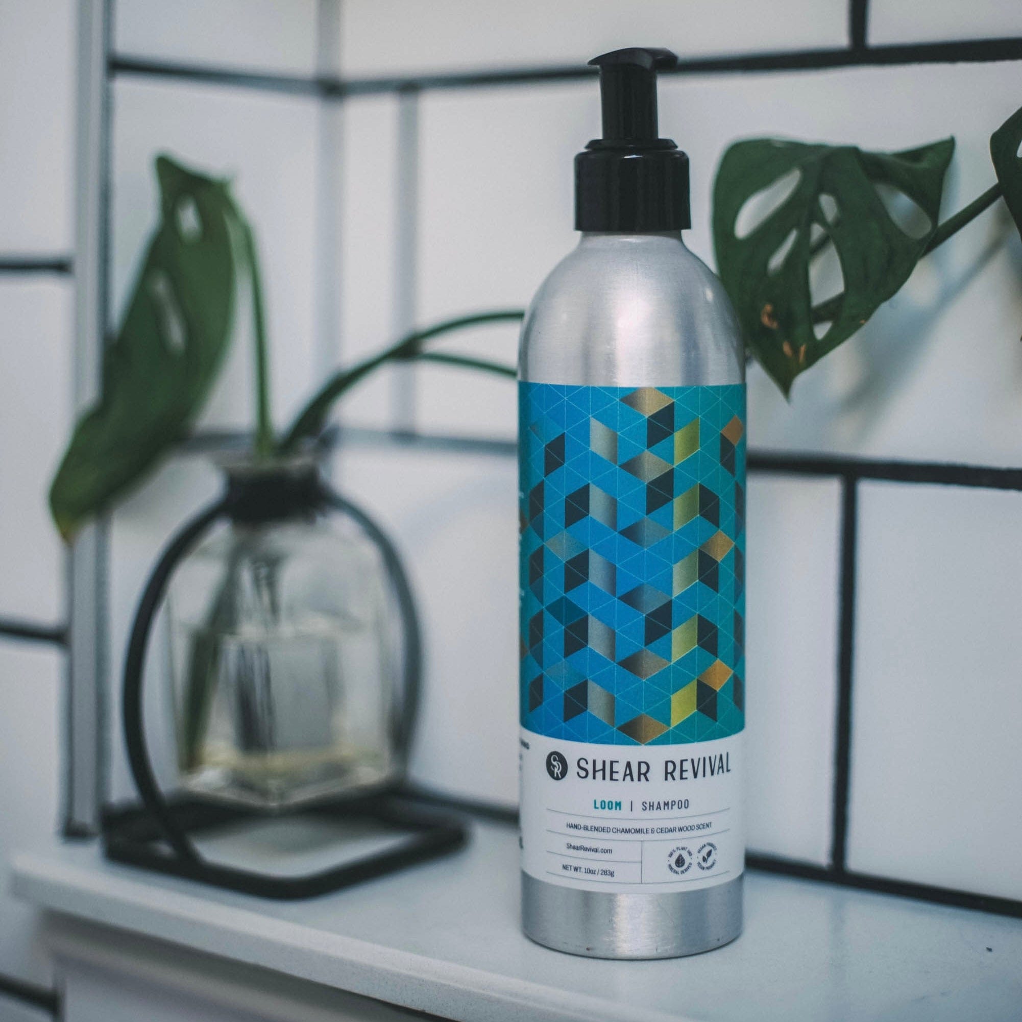 SHEAR REVIVAL Pomade Loom Shampoo
