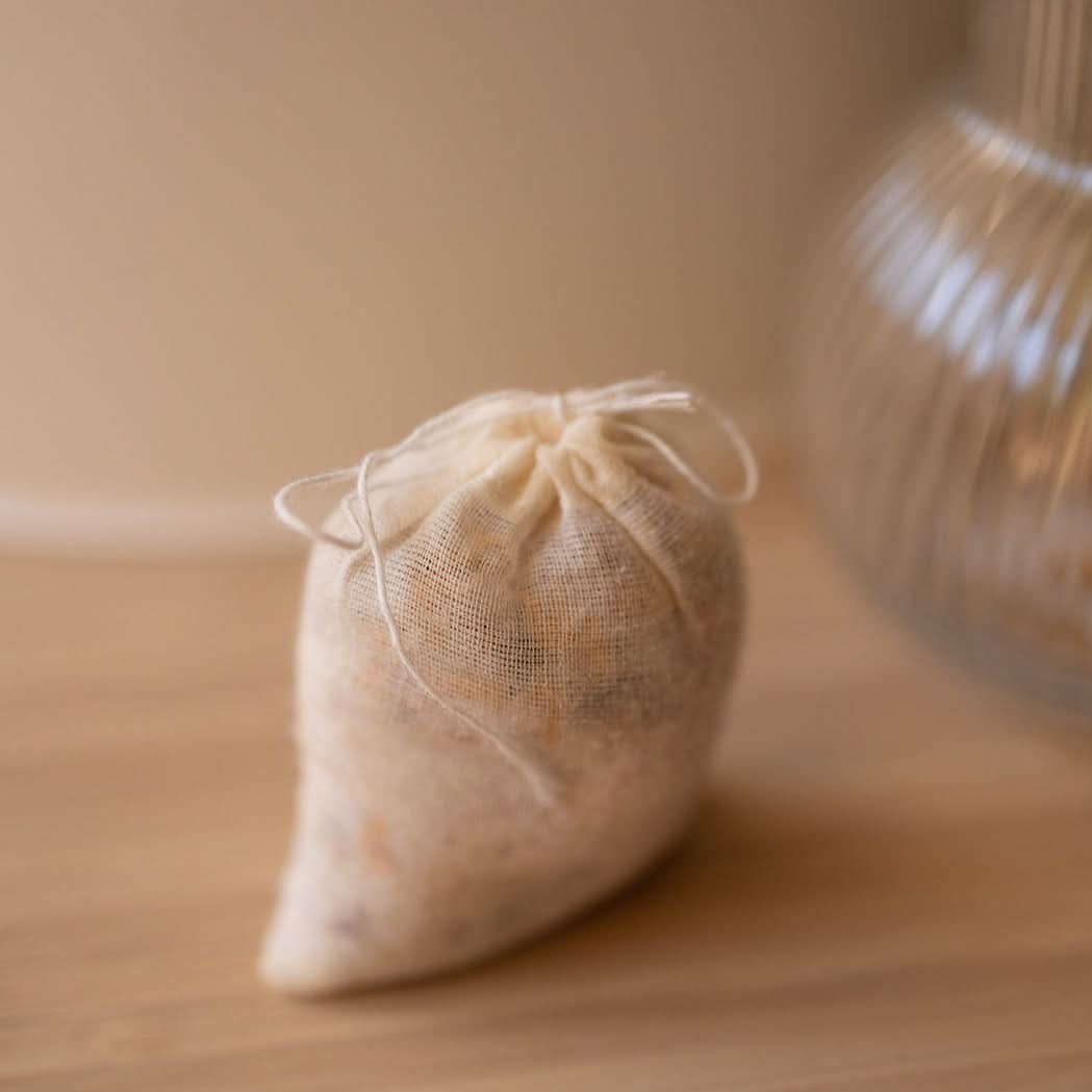 Honeybee Hippie bath salt meditate bath soak
