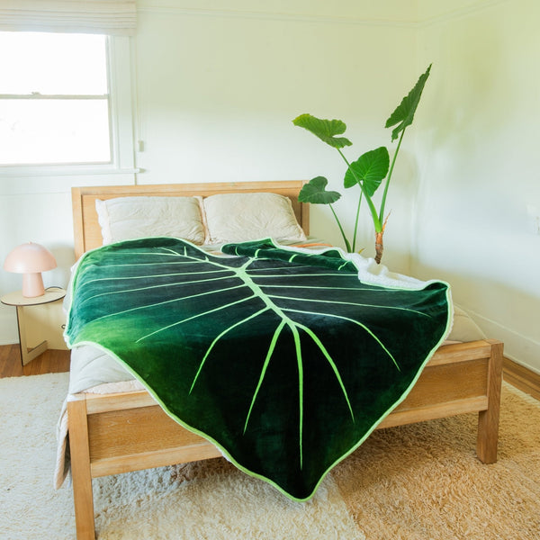Regal Shield Giant Leaf Blanket - My American Goods