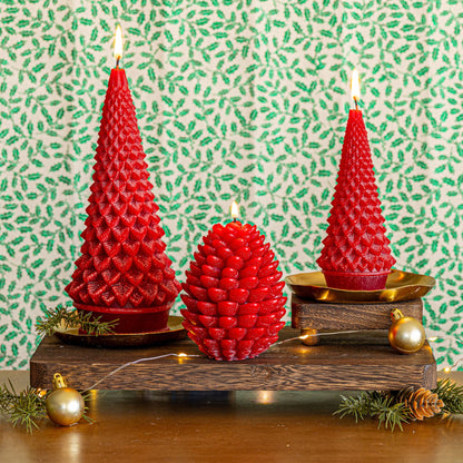 Signature Sculpted Pinecone Candle - Spicy Apple