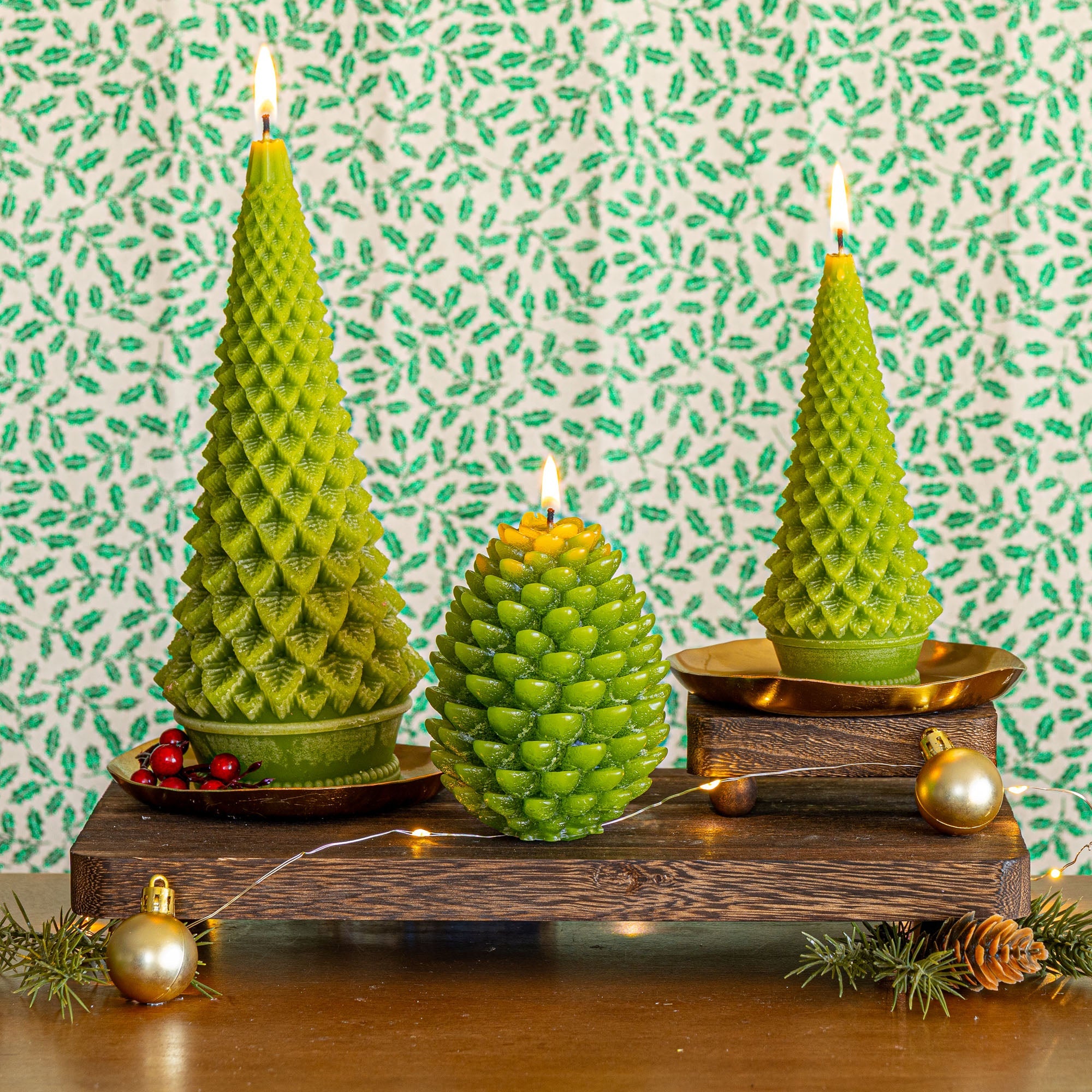 Accent Sculpted Tree Candle - Winterberry Frost