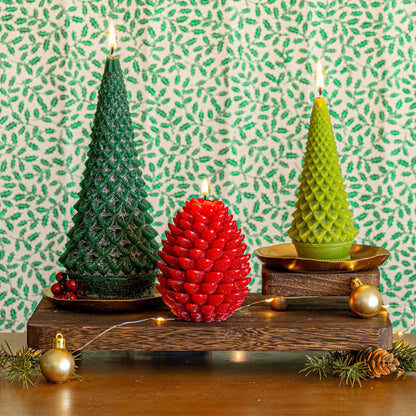 Signature Sculpted Pinecone Candle - Spicy Apple