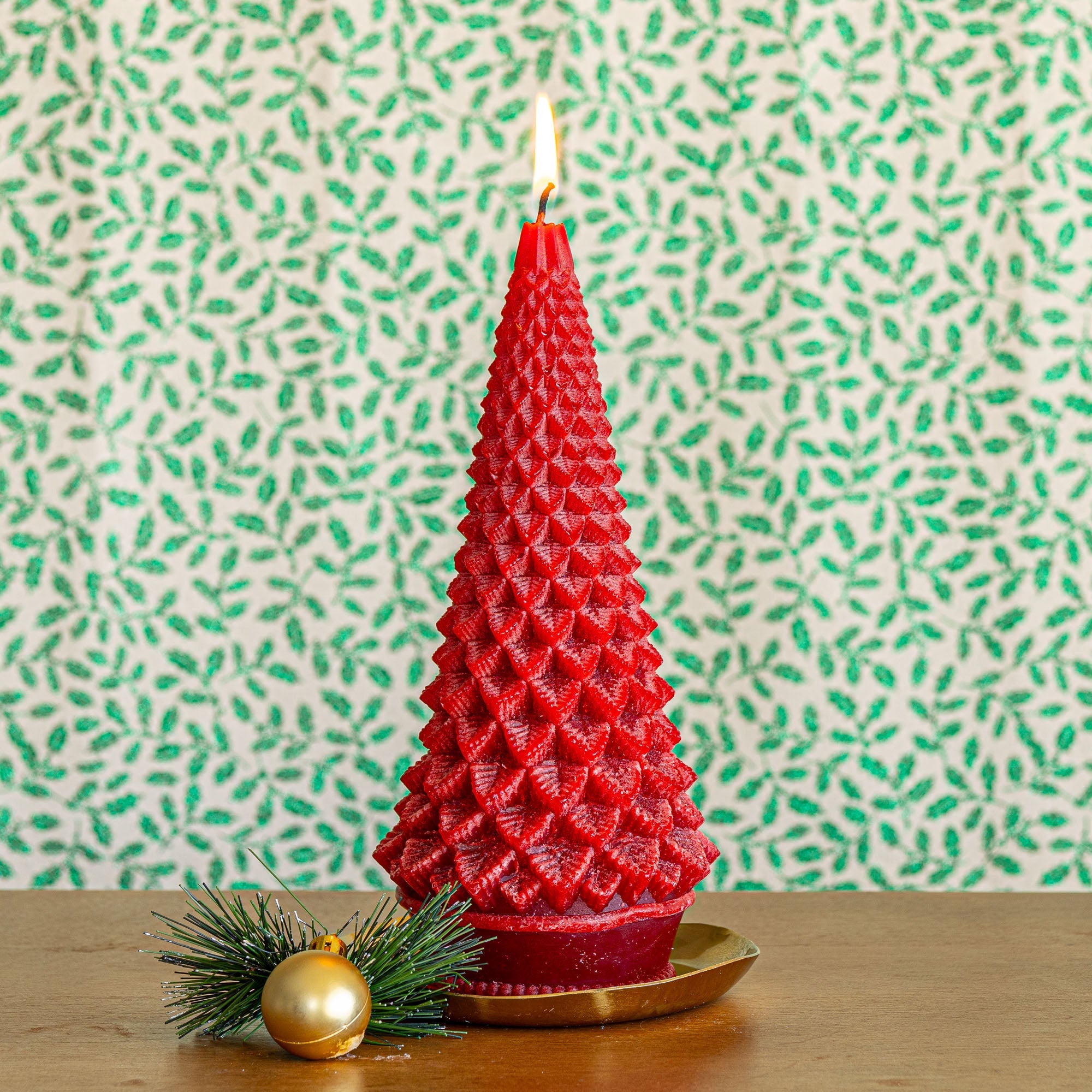 Signature Sculpted Tree Candle - Spicy Apple