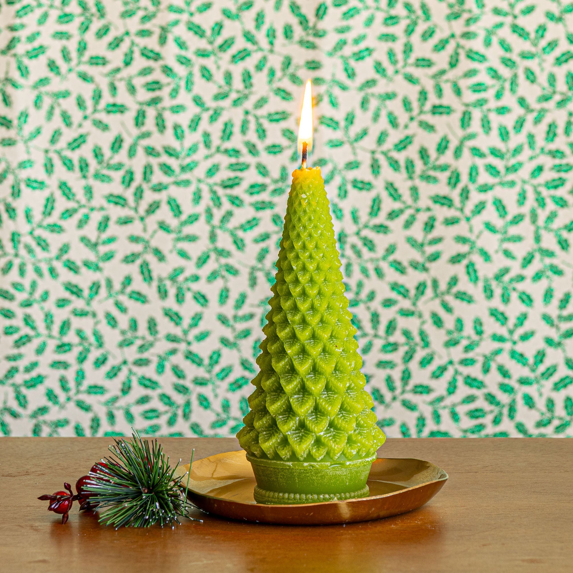 Accent Sculpted Tree Candle - Winterberry Frost