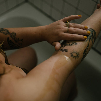 Palo Santo Vetiver Grounding Body Oil | Experience Samples